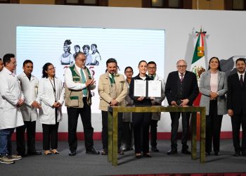 Gobierno federal firma decreto de incorporación del Programa IMSS Bienestar al Régimen Ordinario del Seguro Social.