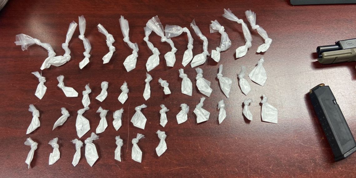 Obtiene FGR vinculación a proceso contra una persona por portación de arma de fuego y posesión de cocaína.