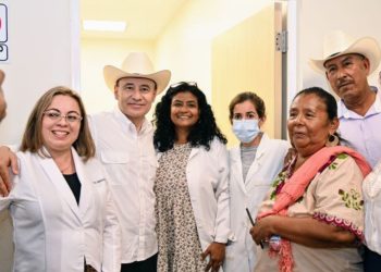 Gobernador Durazo logra certificación de Cofepris para primer Consultorio Tradicional Indígena de México en Vícam.