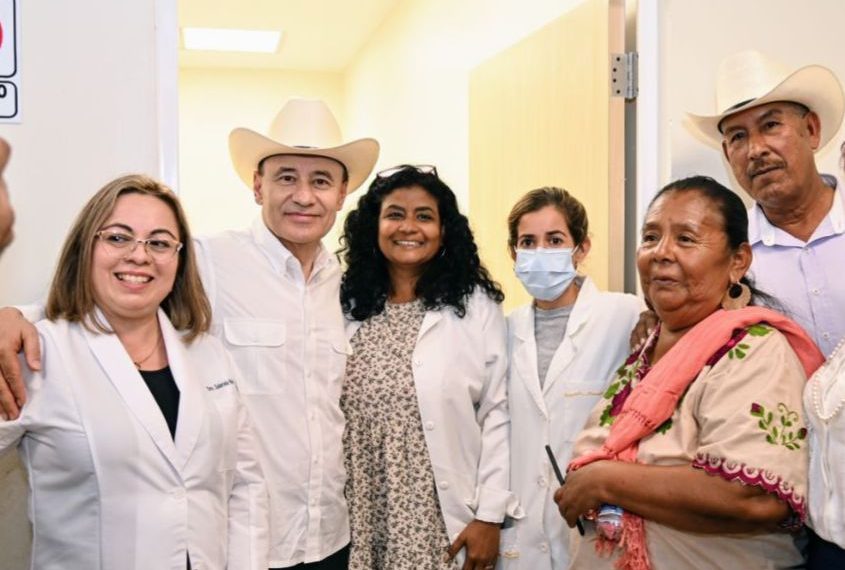 Gobernador Durazo logra certificación de Cofepris para primer Consultorio Tradicional Indígena de México en Vícam.