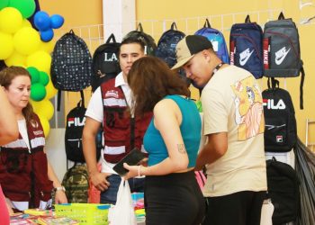 Gobierno de Sonora apoya economía familiar con Bazar Escolar 2025.