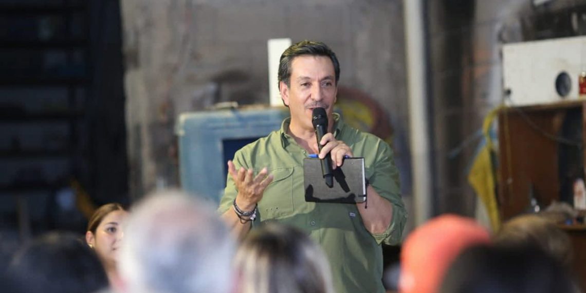 David Figueroa lleva “Diputado en tu Colonia” a la Luis Encinas.