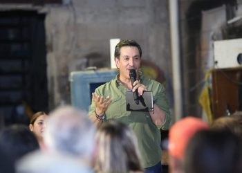 David Figueroa lleva “Diputado en tu Colonia” a la Luis Encinas.