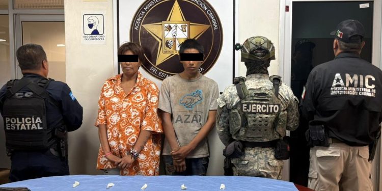 Operativo Conjunto AMIC-DEFENSA-PESP logra dos capturas y asegura narcótico durante cateo.