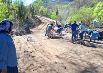 Invierten INPI y SICT 68 millones de pesos en caminos artesanales para el Pueblo Guarijío.