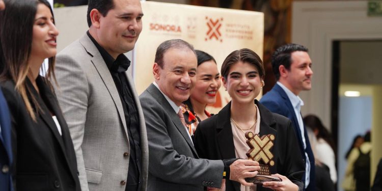 Gobernador Durazo da histórico impulso al talento sonorense con 120 mil pesos del Premio Estatal de la Juventud.