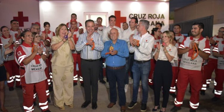 Entrega Toño Astiazarán rehabilitación de Cruz Roja base Sur con presupuesto CRECES.