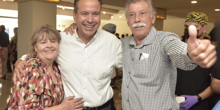 Apoya Toño Astiazarán la salud de adultos mayores.