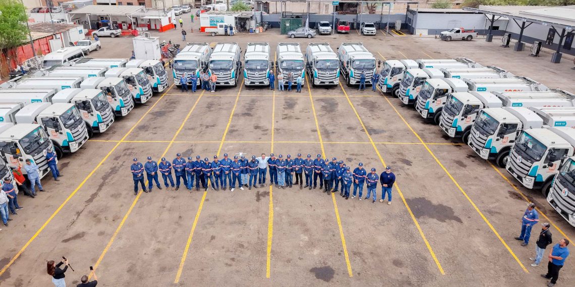 Entrega Toño Astiazarán 25 nuevas unidades recolectoras 100% eléctricas; es la flotilla más grande del país.