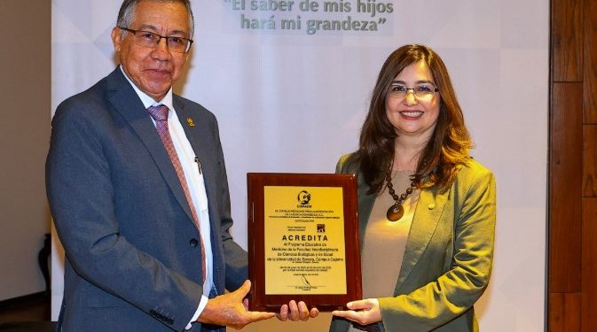 Acredita COMAEM la Licenciatura en Medicina en campus Cajeme de la Unison.