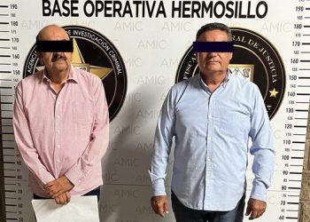 Detienen para investigan a exsecretario de Educación de Sonora y otro exservidor público por peculado e incumplimiento de un deber legal.