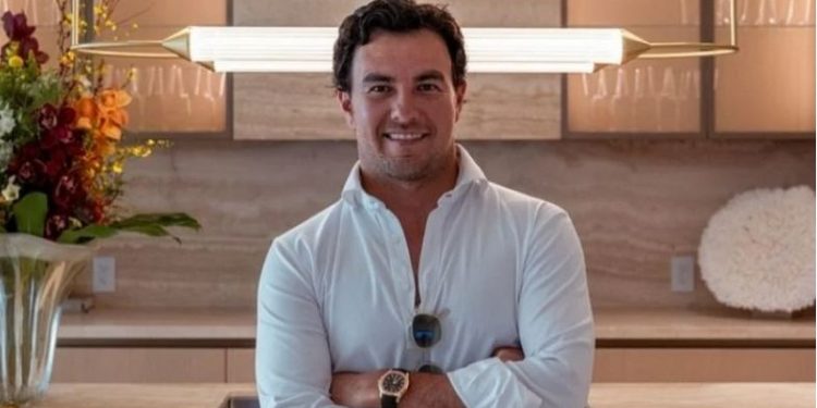 Checo Pérez ‘reduce’ sus opciones: o es Cadillac o no regresa a la Fórmula Uno en 2026.