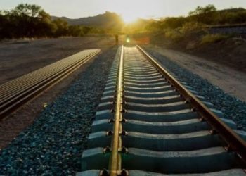 Frenazo presupuestal ralentiza tren federal en Sonora megaobra de la 4T.