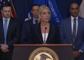 Pam Bondi anuncia el fin del mito de ‘El Mayo’ tras su confesión en Nueva York.