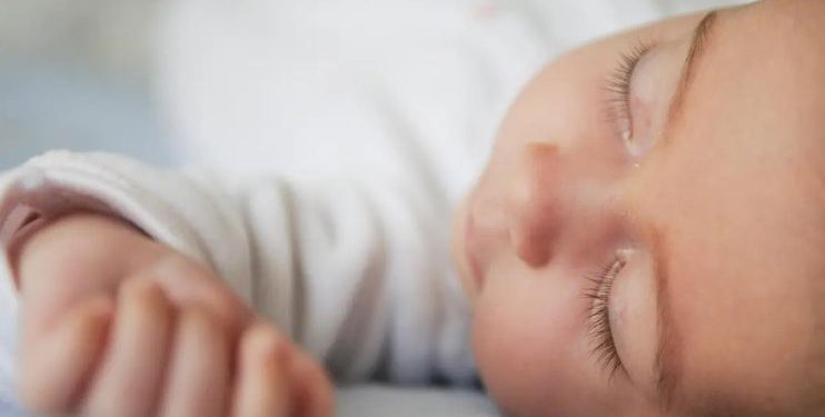 Bebés son abandonados en baños del Metro y calles de la CDMX; detienen a pareja.