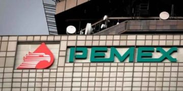 EU imputa a empresarios mexicanos por sobornar con artículos de lujo a funcionarios de Pemex.
