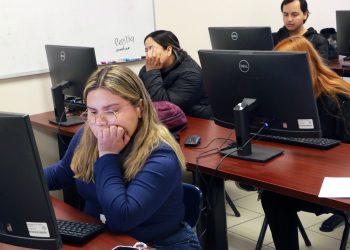 Abren convocatoria para presentar el EGEL en diciembre como opción de titulación.