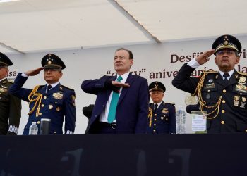Conmemora Gobernador Durazo el 215 aniversario de la Independencia de México con desfile cívico-militar.