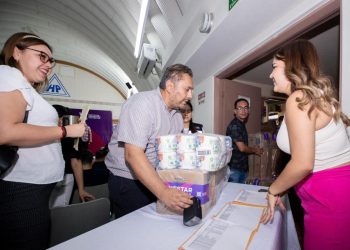 ISJ entrega insumos de gestión menstrual a escuelas de Hermosillo.