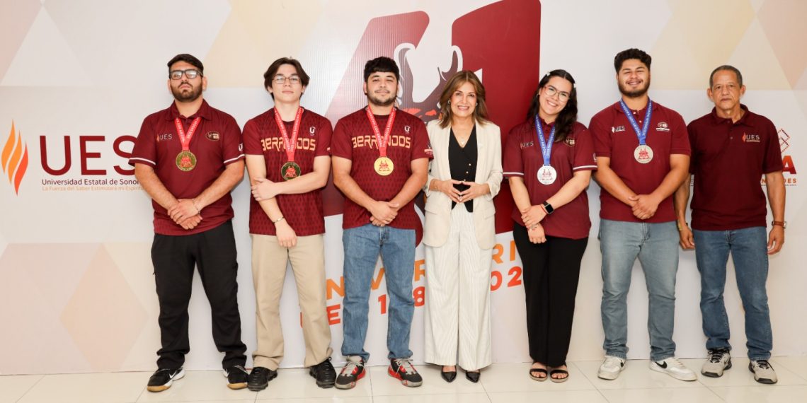 Judokas de la UES ganan medallas de oro y plata en torneo internacional en Arizona