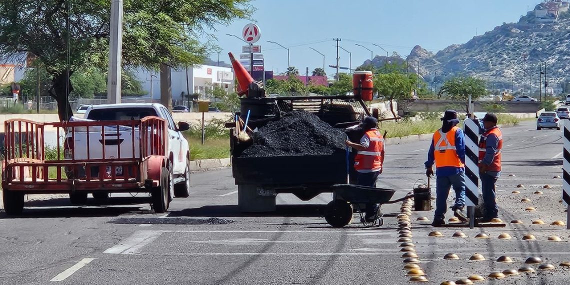 Refuerza Ayuntamiento de Hermosillo cuadrillas para trabajos de bacheo en la ciudad