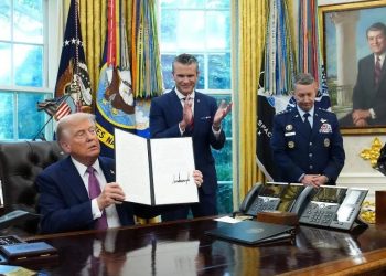 Trump firma decreto que renombra al Pentágono como “Departamento de la Guerra”.