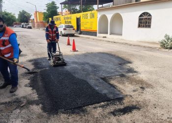 Continúa Ayuntamiento de Hermosillo jornadas de bacheo de día y noche