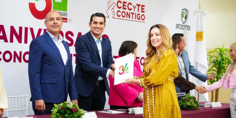 Reconoce Gobierno de Sonora trayectoria de personal de servicio de Cecyte