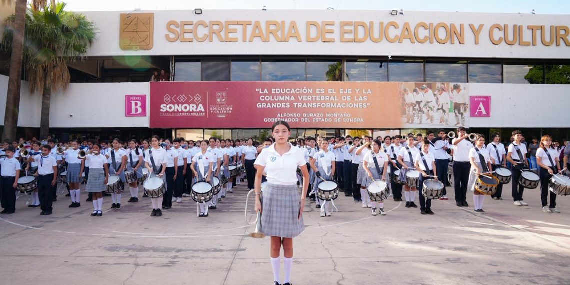 Impulsa SEC la creación de la primera Banda de Guerra Monumental