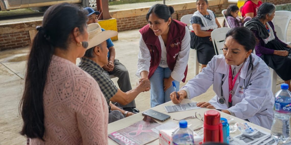 Reconoce Martí Batres entrega y vocación del personal médico del ISSSTE; destaca compromiso con la población ante emergencia por lluvias.