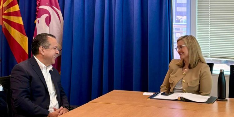 Destaca Toño Astiazarán virtudes de Hermosillo como polo de inversión ante empresarios y alcaldesa de Phoenix