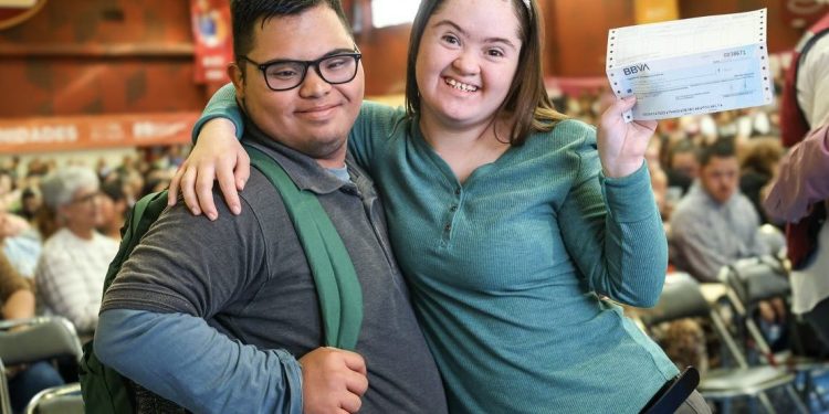 Abre SEC convocatoria de Beca-Terapias 2025