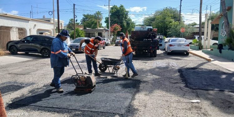 Se realizaron jornadas de bacheo este martes en 15 colonias de Hermosillo