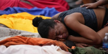 Redada policial en Río de Janeiro contra narcotraficantes deja 119 muertos.