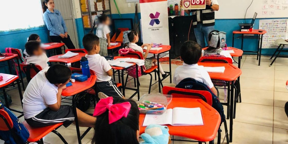 Gobierno de Sonora brinda a estudiantes información para prevenir violencias y denunciar delitos