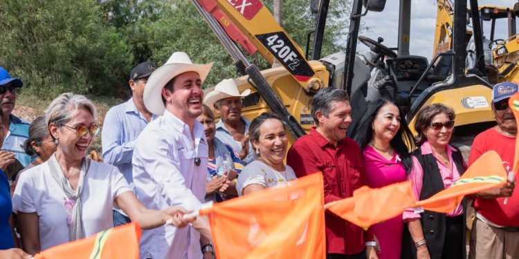 Inicia obra de línea de conducción y tanque elevado en La Escalera, Huatabampo.