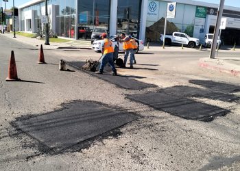 Intensifica Ayuntamiento de Hermosillo bacheo en área urbana y rural