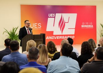 Conmemora 42 aniversario de la UES