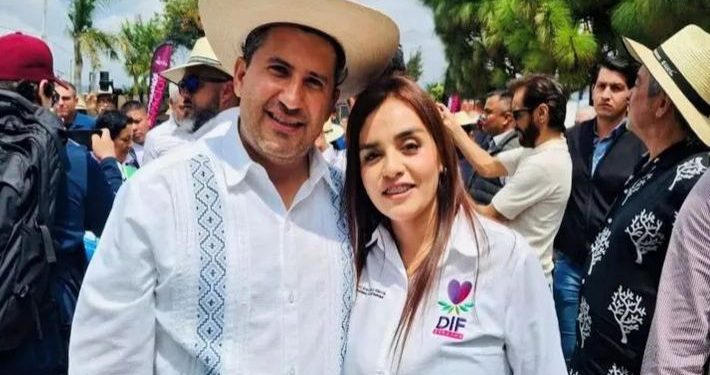 Perfilan a viuda de Carlos Manzo como alcaldesa sustituta de Uruapan