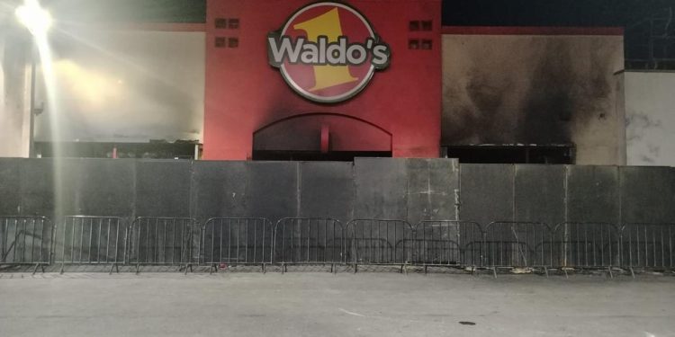 Declaran 13 servidores público del Gobierno de Sonora y CFE por caso Waldo´s