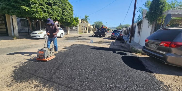 Este martes se trabajó en bacheo en 12 colonias de Hermosillo