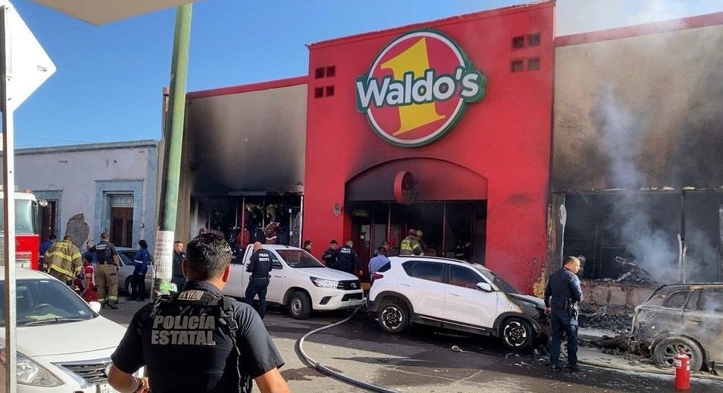 Se registran 22 personas fallecidas tras explosión e incendio en comercio del Centro de Hermosillo.