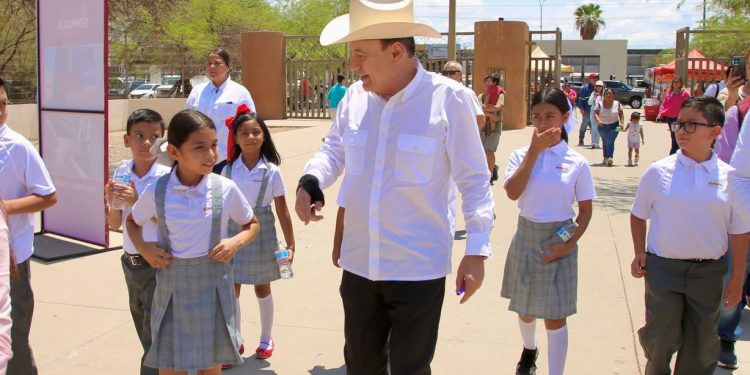 Gobernador Durazo incrementa a mil millones el presupuesto de Becas Sonora para 2026