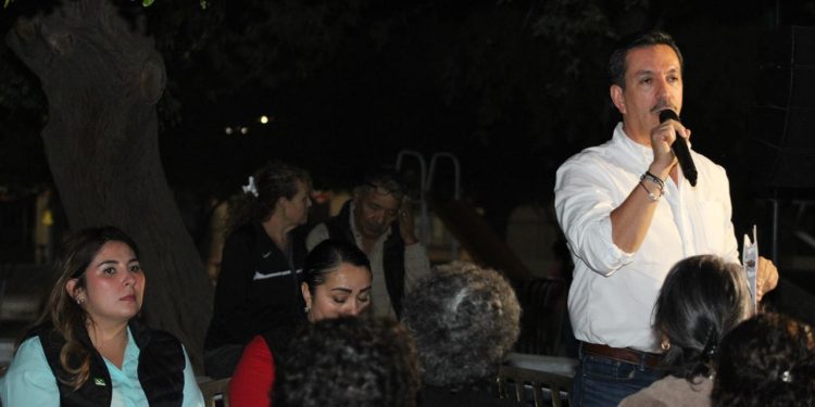 David Figueroa realiza la jornada 37 de “Diputado en tu Colonia” en la Conquistadores