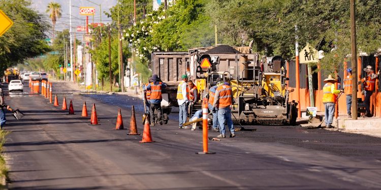 Refuerza Ayuntamiento mantenimiento en vialidades de alto flujo en distintos puntos de Hermosillo