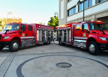 Refuerza Toño Astiazarán equipamiento de bomberos con cuatro unidades nuevas