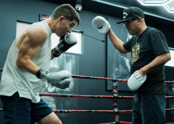 El “Diamante mexicano” Julio Porras en su debut internacional, el sábado en Riyadh, Arabia Saudita.