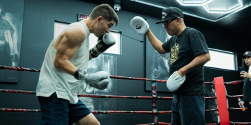 El “Diamante mexicano” Julio Porras en su debut internacional, el sábado en Riyadh, Arabia Saudita.