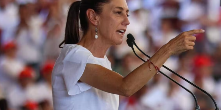 Sheinbaum defiende la soberanía de México y advierte que “se equivoca” quien convoque a una intervención extranjera