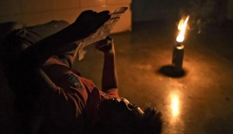 Casi 300 mil personas siguen sin electricidad en México: CFE fija 2028 como meta final